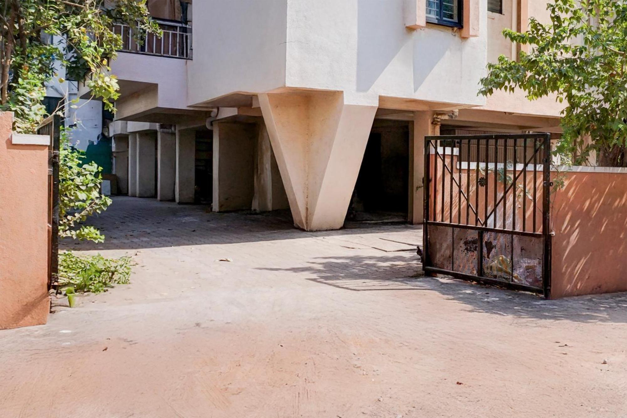 Super Collection O Veerbhadra Nagar Baner Hotel Meribel Village Exterior photo